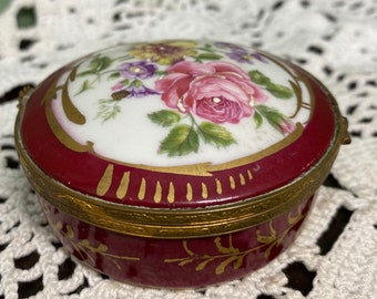 Antique Limoges France  Pill  porcelain Trinket BOX Lipstick Jar Powder Art Nouveau ormolu