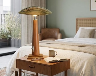 Modernistische Skulpturlampe aus Holz/Chrom/Messing – ca. 1970er Jahre
