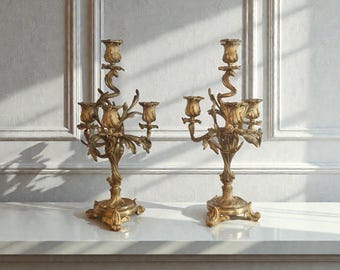Paar vergoldete Bronzekandelaber – Stil Ludwigs XV. – 19. Jahrhundert