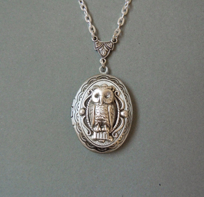 Owl Locket Graduation Gift.Guardian,Elegant Gothic Oval Locket Silver Owl Locket Silver locket gift 