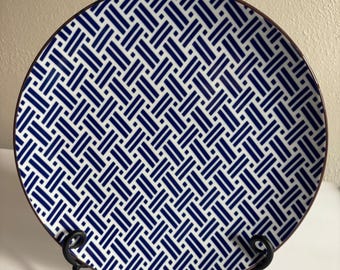 10.5" Geometric Basketweave Dinner Plate, Blue and White Modern Lattice Pattern