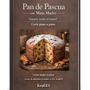 Könnte beinhalten: Ein Kochbuch mit dem Titel "Pan de Pascua" mit braunem Einband, das ein geschnittenes Osterbrot mit Puderzucker zeigt. Das Buch enthält Text auf Spanisch, mit dem KraftES-Logo unten. Das Brot liegt auf einem Holzbrett mit Mandeln und Zimtstangen.