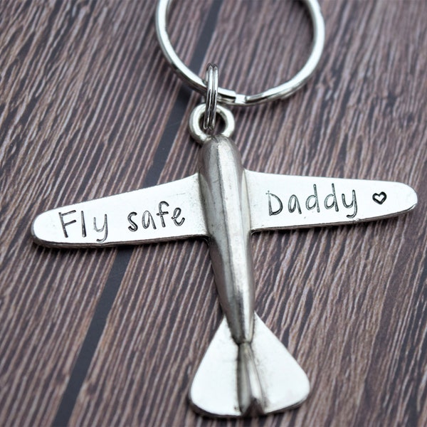 Fly safe Daddy keychain | Airplane keychain | Gifts for Pilots | Gifts for Pilot Dads | Airforce gifts for Dad | Air force gift from kids