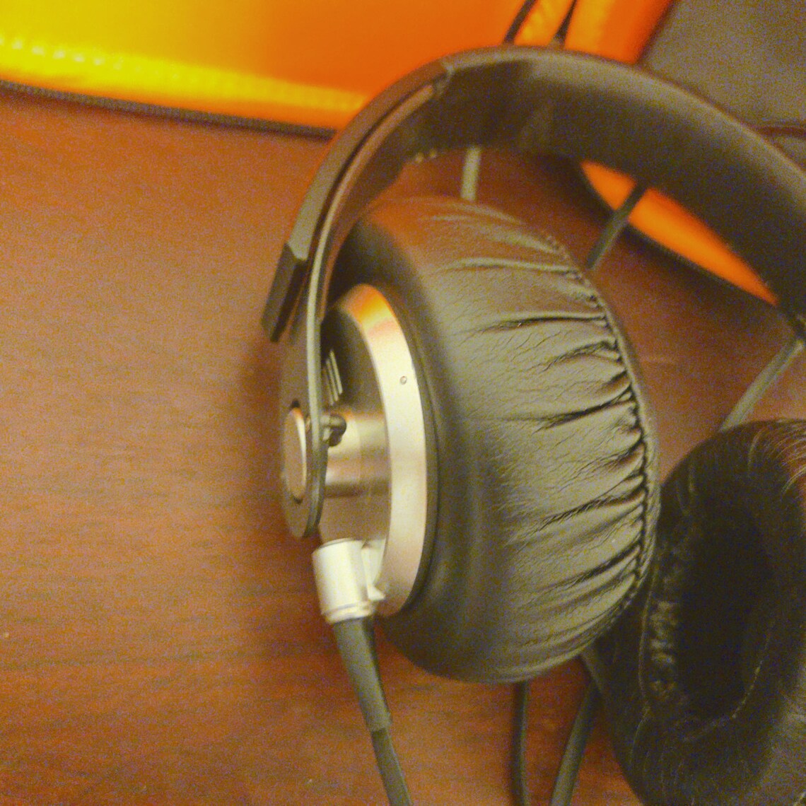 Sony MDR-XB500 Headphones With Upgraded Genuine Sheepskin Head Wrap And Case, foto 1 di 5