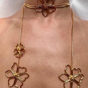Förgyllt blommigt långt halsband | hänge i vintagestil, handgjort med blommor, boho, boho, indie-sommarsmycken, present till kvinnor