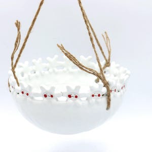 white smiley planter with hanger,hanging planter pot,face people pot,wall planter indoor,ceramic wall planter drainage,made in USA