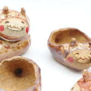 Maceta con forma de babosa, maceta con forma de cabeza, maceta de cerámica hecha a mano, maceta Kodama, maceta de cactus con drenaje, decoración de Studio Ghibli, hecha en EE. UU.