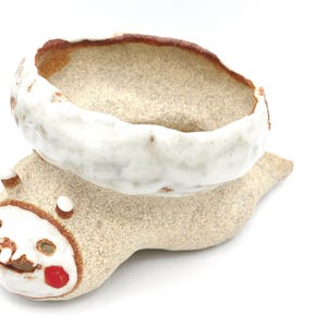 Maceta de caracol hecha a mano: Maceta Kodama de cerámica con drenaje