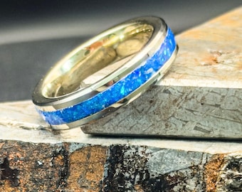 Ring Egyptische blauwe opaal – 24-karaats gouden PVD-wolfraam voeringband
