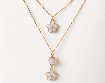 Collar de flor de cerezo, cuarzo rosa, chapado en oro de 18k, joyería de flor de sakura, collar floral rosa, regalo de primavera y verano.