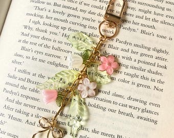 Bloemen Kindle-bedel, Cottagecore-esthetiek, Fairycore, bloemtelefoonbedel, bladbedel, leesgrage cadeau, leuk lenteaccessoire