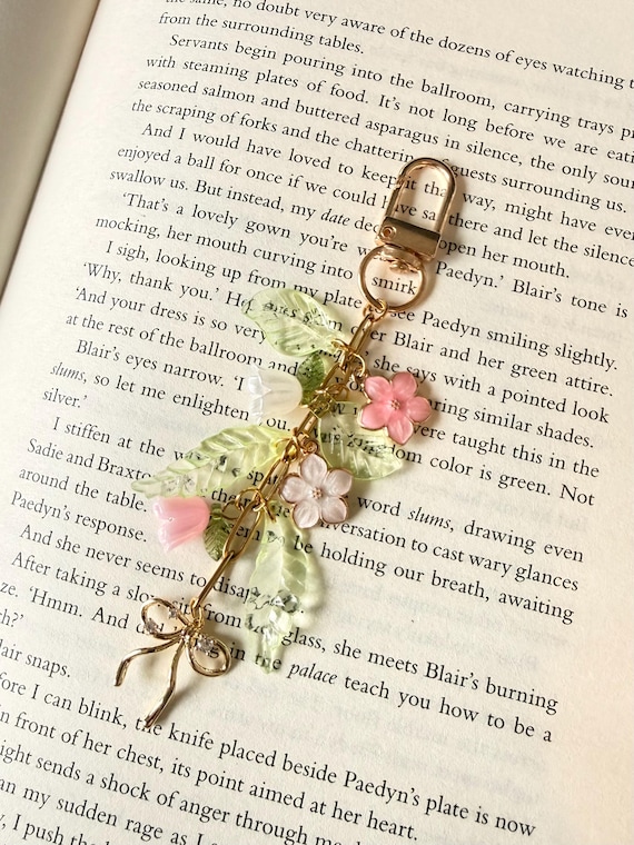 Floral Kindle Charm, Cottagecore Aesthetic, Fairycore, Flower Phone Charm, Leaf Charm, Bookish Gift, Cute Spring Accessory