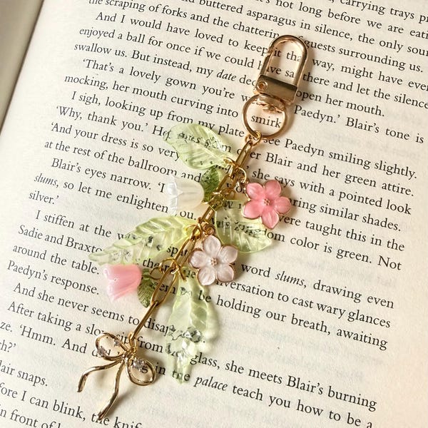 Floral Kindle Charm, Cottagecore Aesthetic, Fairycore, Flower Phone Charm, Leaf Charm, Bookish Gift, Cute Spring Accessory