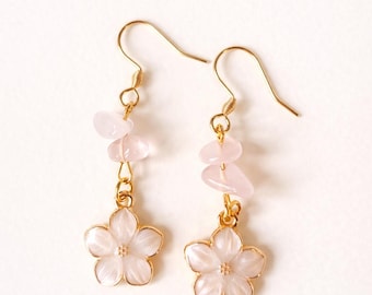 Pendientes de flor de cerezo, cuarzo rosa, acero inoxidable chapado en oro de 18k, joyería de flor de sakura, pendientes florales rosas, regalo con estética primaveral