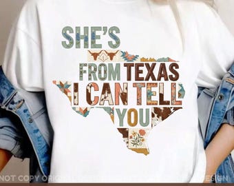 Ella es de Texas Png, Diseño de camiseta de Texas, Sublimación western Png, Texas Png, Camiseta de vaquera, Patchwork del estado de Texas, Elegir Texas Png