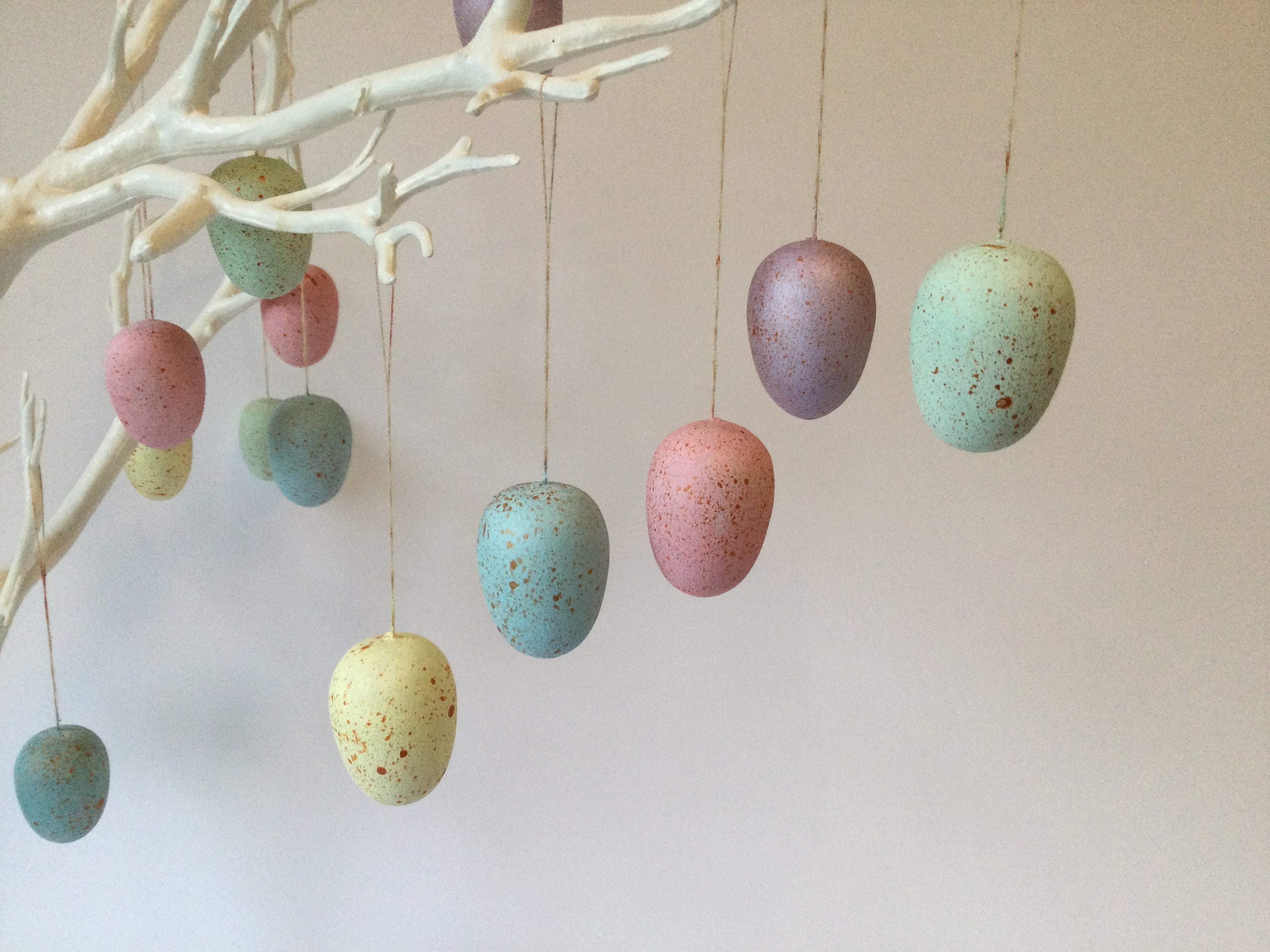 Hanging Easter Egss Hanging Easter Egss