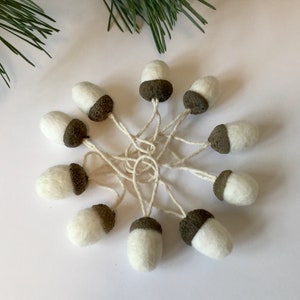 White felt acorn decorations 10 woodland acorn ornaments eco friendly Decorations