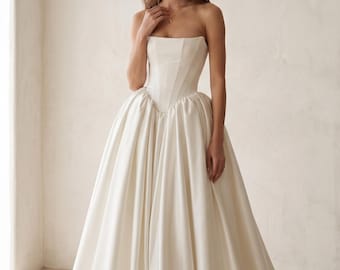 Boho A Line Wedding Dress Strapless Satin Bridal Gown Sweep Train Elegant Long Bride Dress Custom Made Wedding Gown 2026