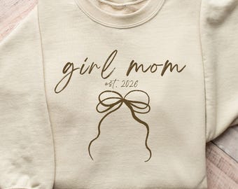Personalisierte Mädchen Mama Sweatshirt, benutzerdefinierte Est Jahr Hoodie, stolze Mutter T-Shirt