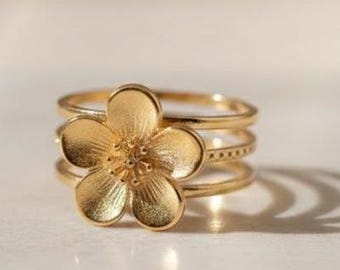 Anillo de flor de oro ajustable, ideal como regalo para mujeres o madres, estilo bohemio, elegante, sutil y de alta calidad. Acero inoxidable.