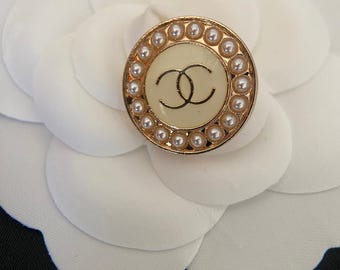 Vintage cream button with pearl detail 20mm - Classic Elegant sewing Button.