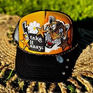 Casquette trucker personnalisée tigre | Casquette snapback noire dorée | Patch chaîne en strass streetwear