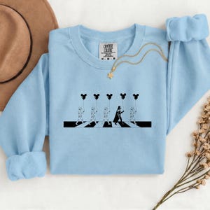 Vintage Disney Star Wars Sweatshirt,Family Star Wars, Disneyworld Sweatshirt, Star Wars Mickey Ears Sweatshirt,Mickey Balloon Sweatshirt