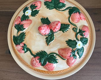 Vintage strawberry embossed pie dish with lid