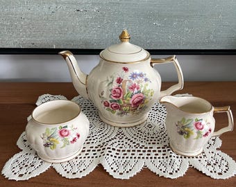 Servizio da tè vintage Sadler England con cestino per rose - Servizio da tè vintage Sadler England con cestino per rose rosa e finiture dorate
