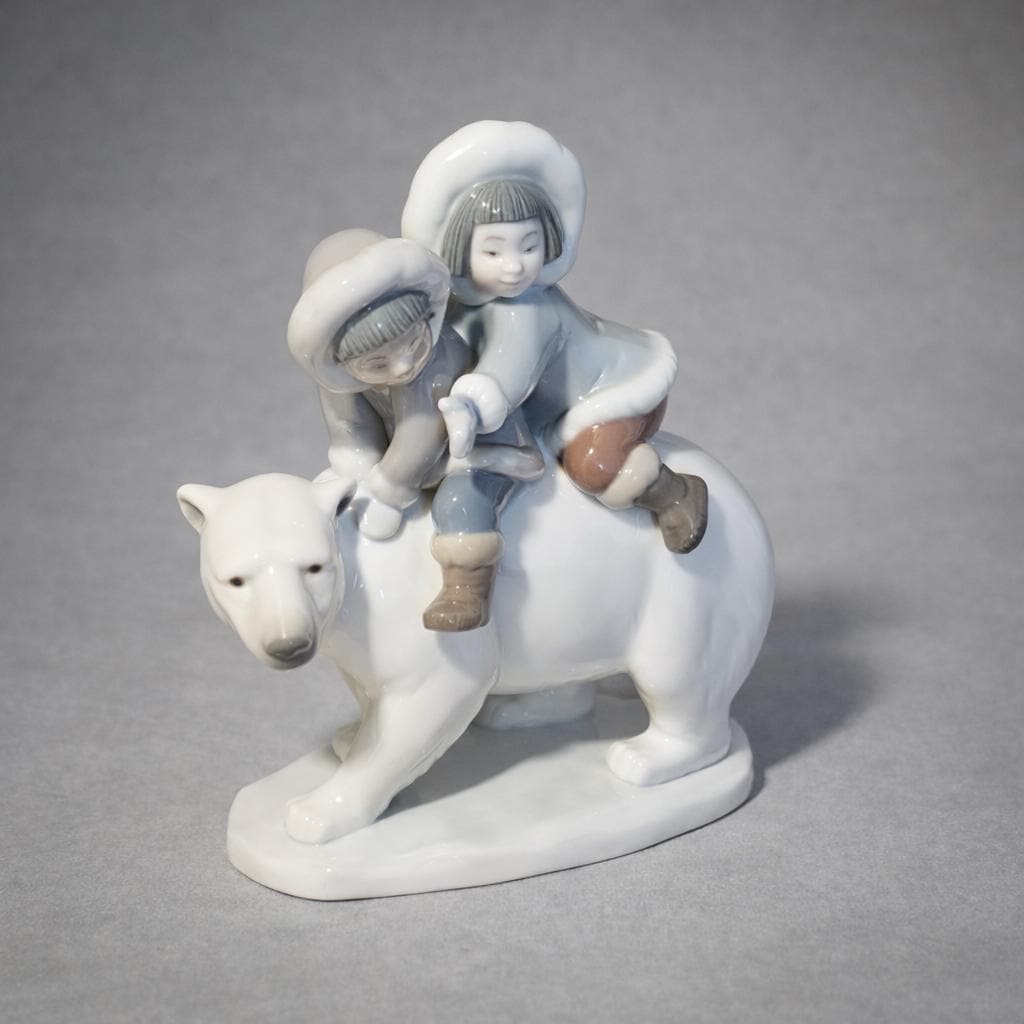 リヤドロ　エスキモーの子供と、白熊 Lladro Polar Bear and Eskimo - Etsy