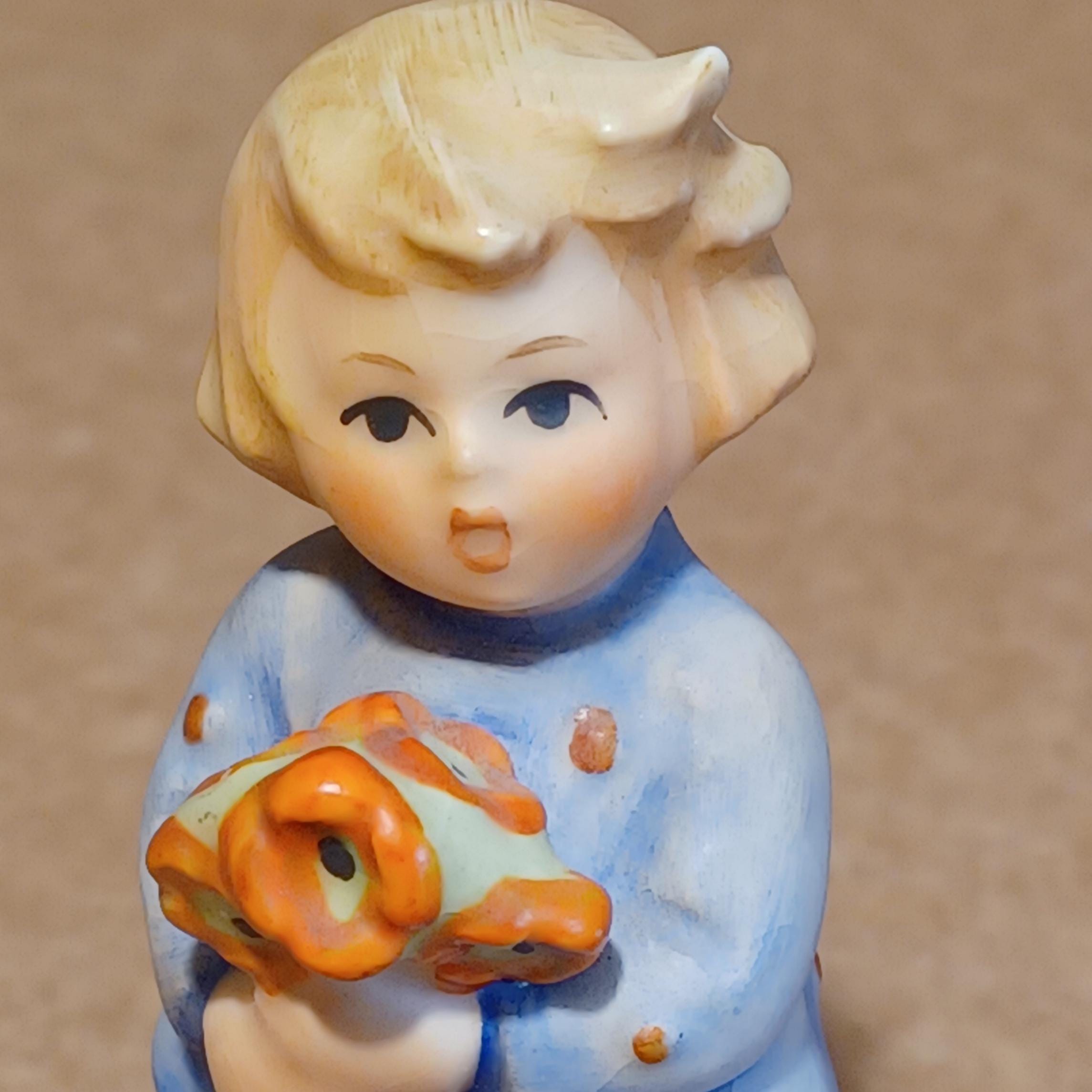傘の少女　＃152　★フンメル　ドイツ・ゲーベル　ヴィンテージ　TMK-5 Vintage Goebel Hummel 