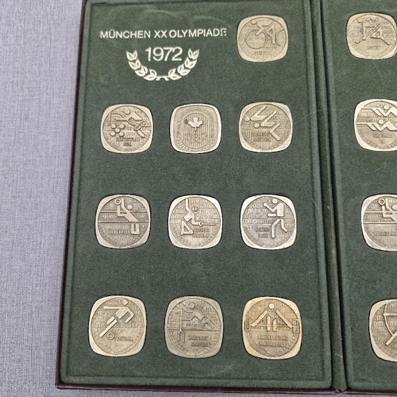 Complete Vintage 1972 Munich Olympic Canadian Association Medal