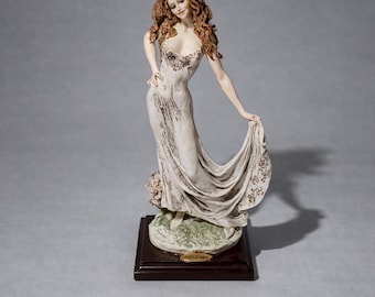 Giuseppe Armani Figurine of the Year 1999 – Model 1260C Florence Italy – Elegant Lady Sculpture on Wood Base
