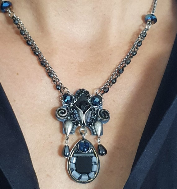 Black metal chain with pendant clearance
