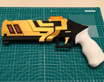 1:1 Scale Head Hunter Pistol Valorant Cosplay Prop