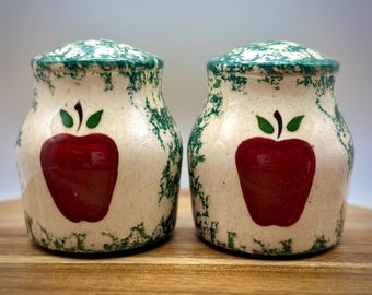 Vintage Country Apple Salt & Pepper Shaker Set | Country Cottage Farmhouse Kitchen