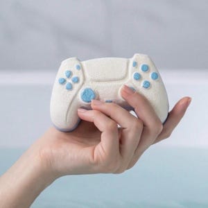 Gamer Controller Bath Bomb | Hand-Painted Fizzy Gamepad Shape
