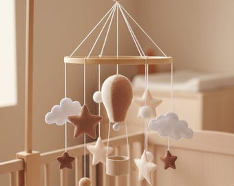 Mobile pour chambre de bébé en forme de montgolfière, mobile beige neutre pour berceau, décoration bohème marron pour chambre de bébé, mobile Montessori, cadeau de naissance, décoration pour chambre de bébé