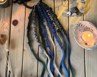 Blue synthetic hair wraps: 7 SE dreads + 1 braid, Kanekalon hair jewelry