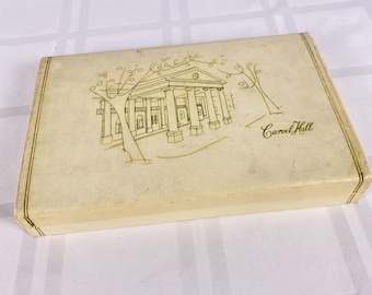 Vintage Carvel Hall Cutlery ivory gold trim gift box. Space for 6 knives