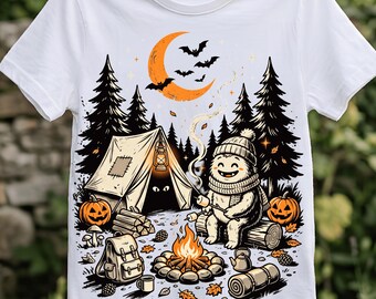 Monstruo de campamento de Halloween PNG, imágenes prediseñadas de fogata linda, diseño de tienda embrujada en acuarela, descarga digital de exteriores espeluznantes PNG