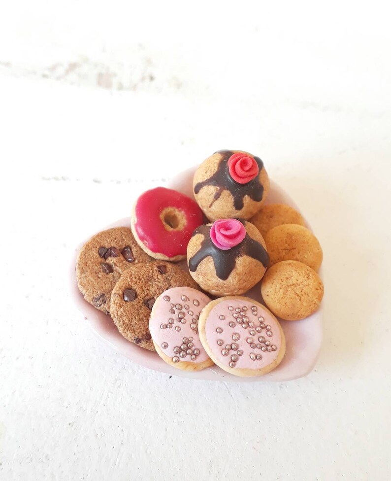 1:12 Scale Dollhouse Miniature Christmas Cookies and Candies on Plate
