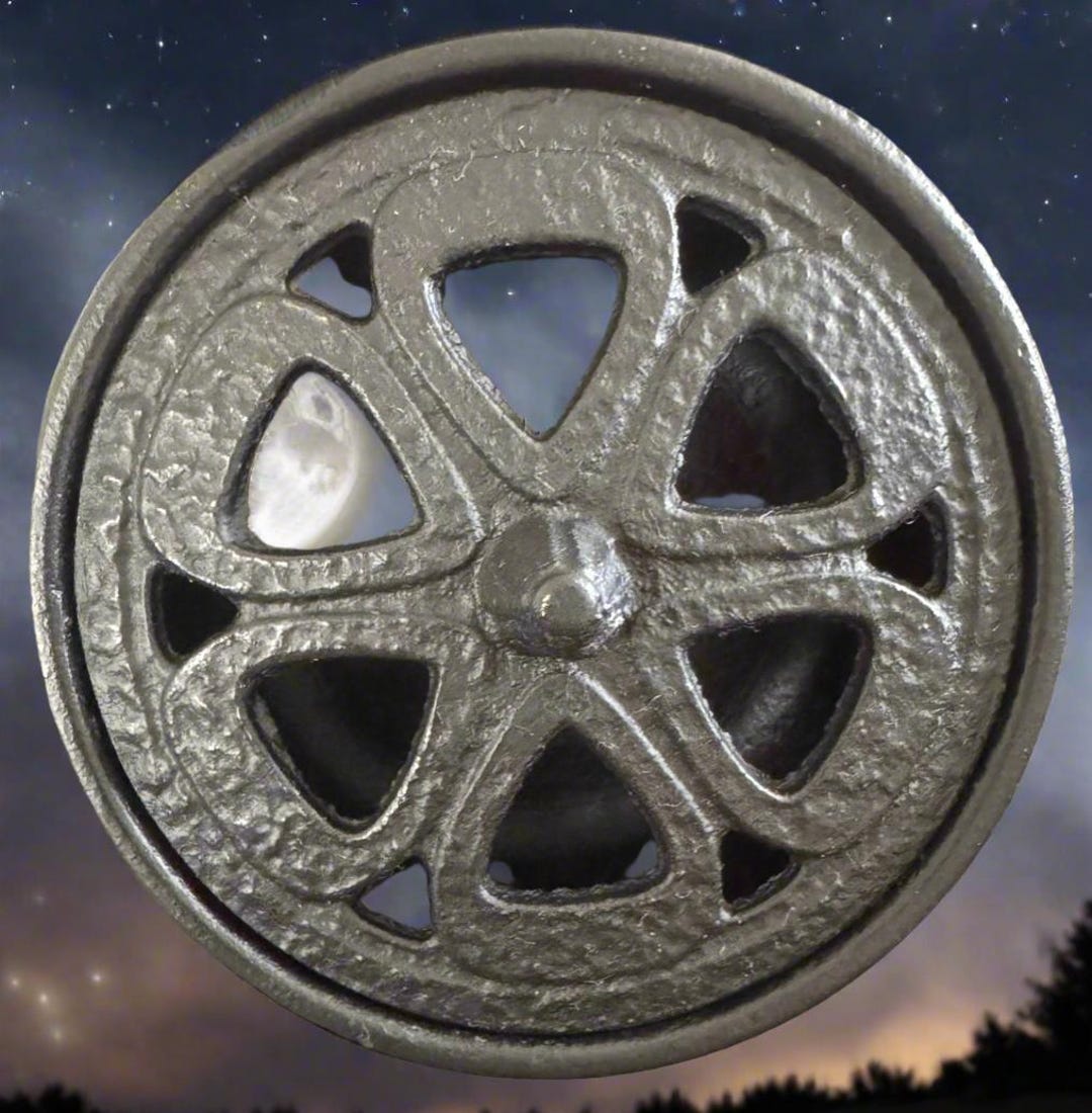 Mystic Cast Iron Ritual Cauldron With Sacred Pentacle Lid - Etsy