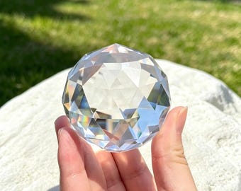 Sfera di cristallo sfaccettata, acchiappasole decorativo che crea arcobaleni, ornamento per la casa