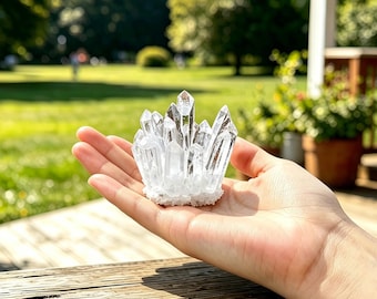 Adorno de cristal en bruto con racimo de cuarzo transparente natural para el hogar o escritorio. Regalo ideal.