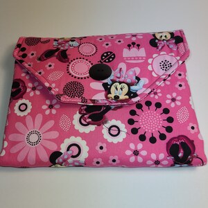 Minnie Maus Kinder 9 X 8 Aktivität Stifte Portemonnaie, 12 Buntstifte, Zeichentablett, Sticker, Perfektes Weihnachtsgeschenk,