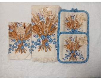 Conjunto de pegadores de panela e panos de prato Kitchen Sentiments Blue Harvest Wheat, vintage anos 80, novo com etiqueta.