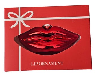 Nuevo en caja, adorno de labios rojos brillantes, regalo navideño para novia amante del maquillaje.
