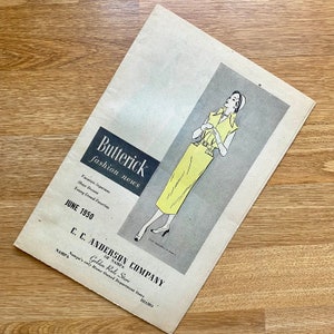 1950 年 6 月のバタリック ファッション ニュース パンフレット - 休暇用のセパレート、シースルー ドレス、若者のお気に入りなどのパターンのヴィンテージ新聞紙プレビュー