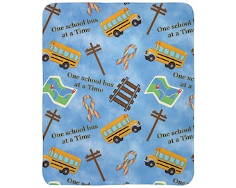 Couverture en polaire sherpa motif autobus scolaire | Thème éducatif, Carte du parcours, Ruban